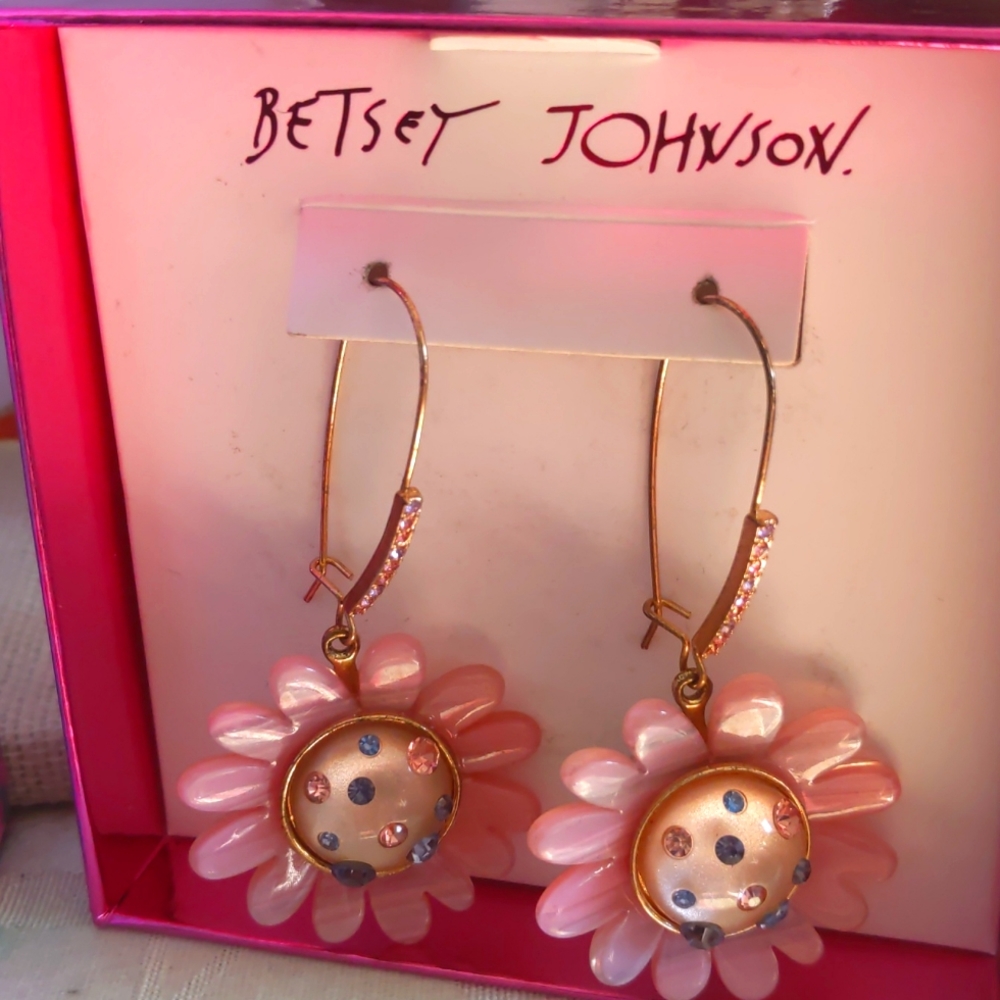 COPY - Betsey Johnson Enchanted Flower Pink Acrylic Crystal Dangle Drop Earrings